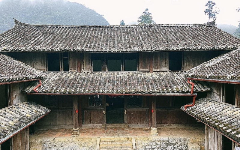Dinh thự Vua Mèo