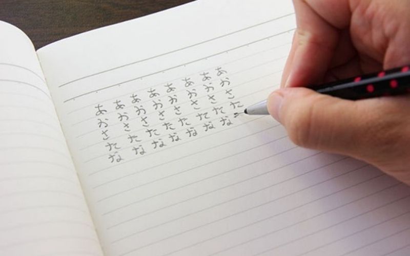 học ngữ pháp tiếng Nhật thông qua luyện viết