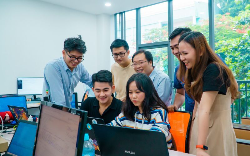 Overview of EZTEK Software and its global technology expertise capabilities